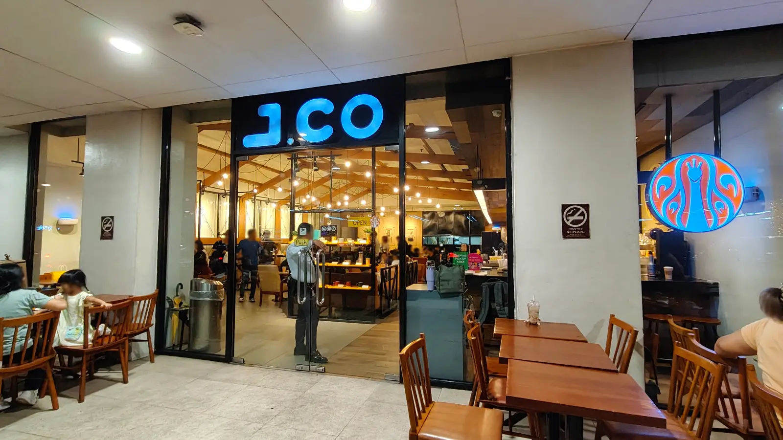 J. CO DONUTS AND COFFEE in SM Megamall